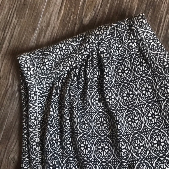 H&M Summer Dress Medallion print black/white High/Low elasticized waist - Picture 2 of 7